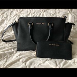 Michael Kors purse and wallet set